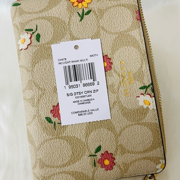 NWT Coach Ditsy corner Zip Wristlet In Signature Canvas - Picture 7 of 8